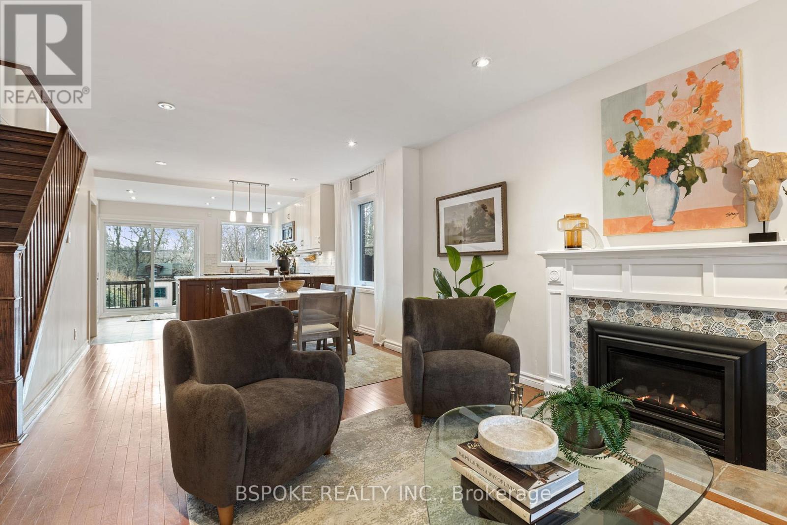 291 Gainsborough Road, Toronto, Ontario  M4L 3C8 - Photo 8 - E12965354