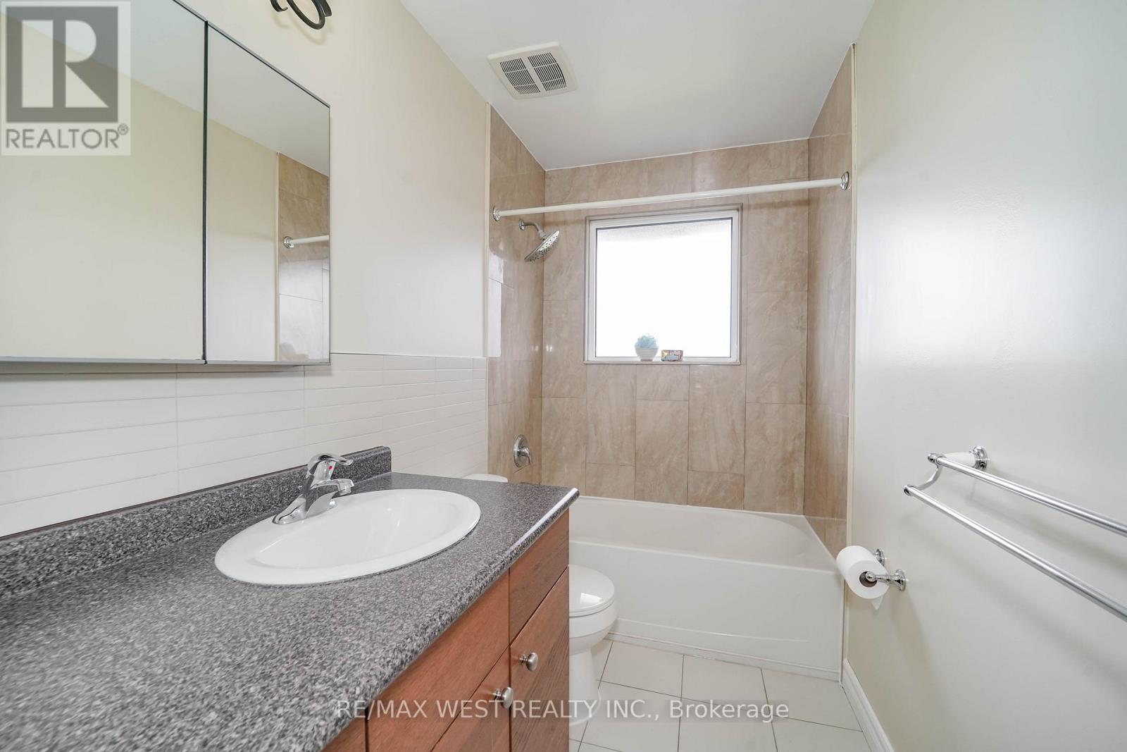 361 Dwight Avenue, Oshawa, Ontario  L1J 1K8 - Photo 6 - E12965416