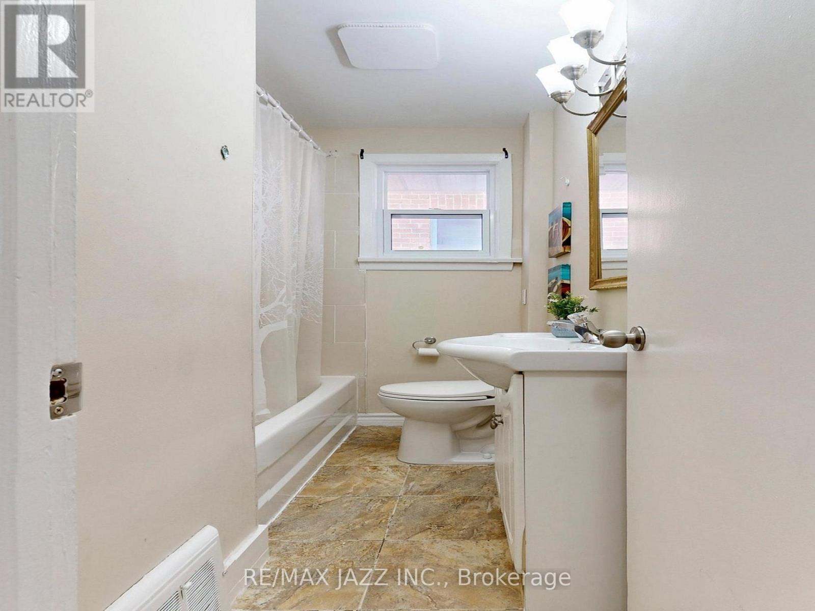 254 Wilson Road S, Oshawa, Ontario  L1H 6C3 - Photo 10 - E12959492