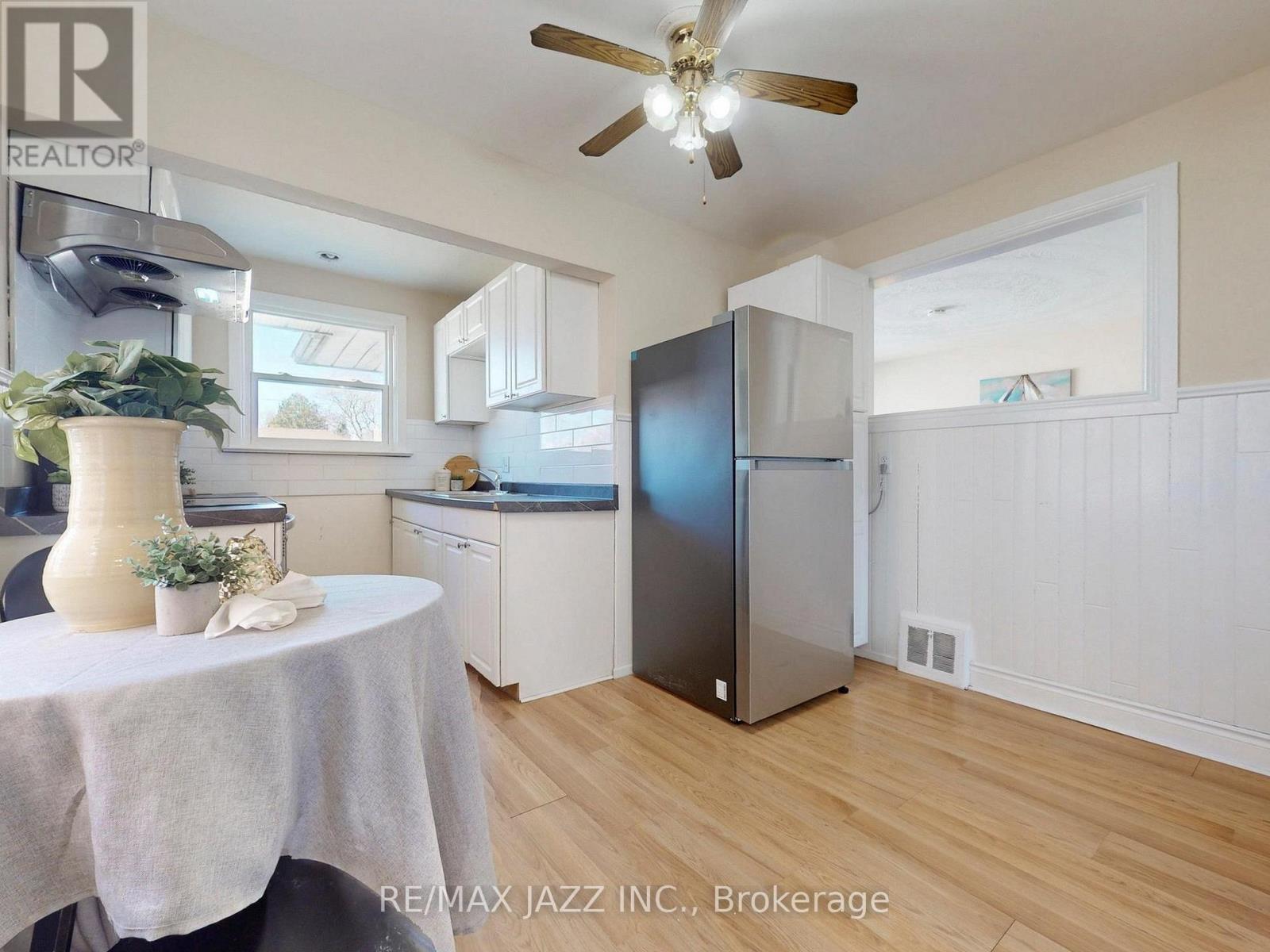 254 Wilson Road S, Oshawa, Ontario  L1H 6C3 - Photo 4 - E12959492