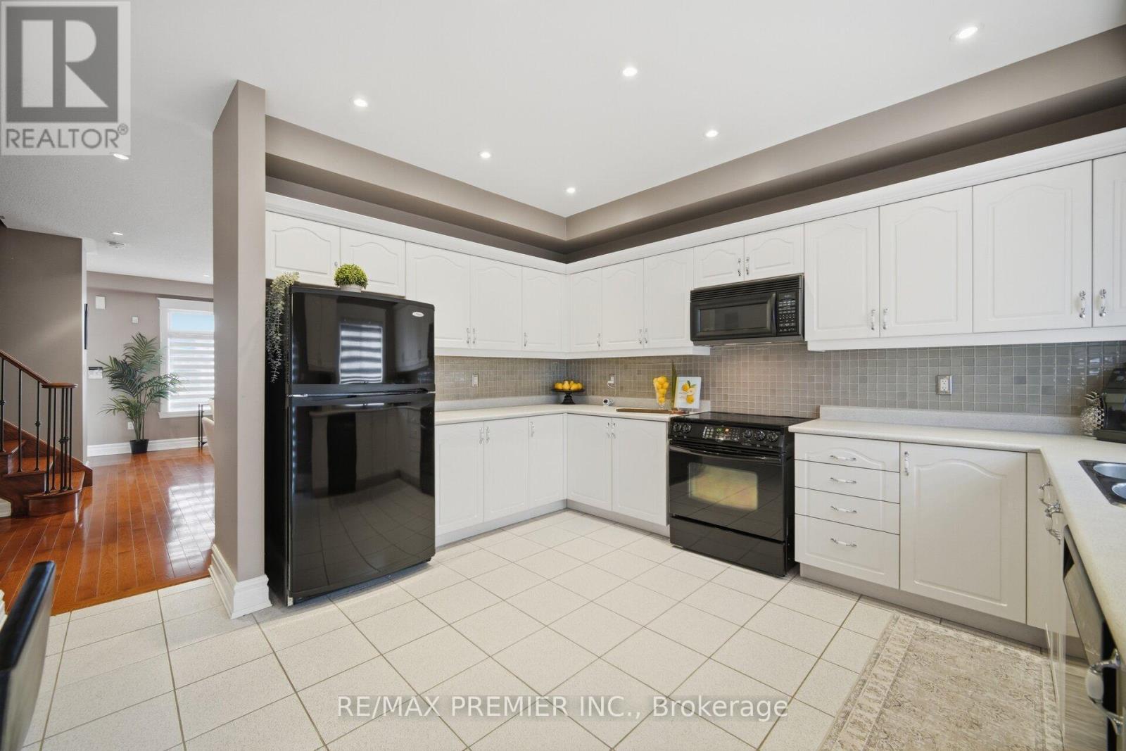 140 Ferdinand Avenue, Vaughan, Ontario  L6A 3H4 - Photo 11 - N12964966