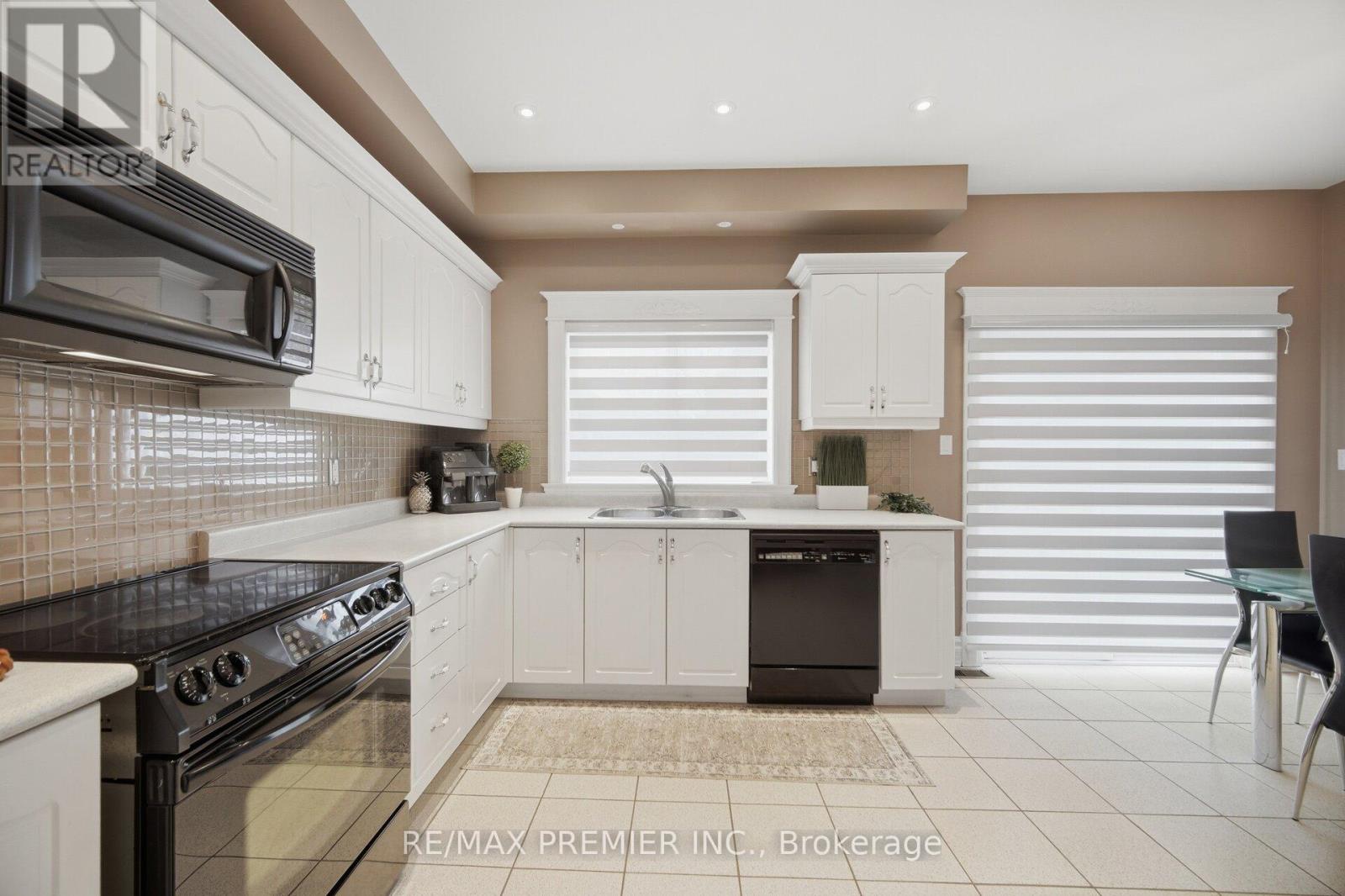 140 Ferdinand Avenue, Vaughan, Ontario  L6A 3H4 - Photo 13 - N12964966