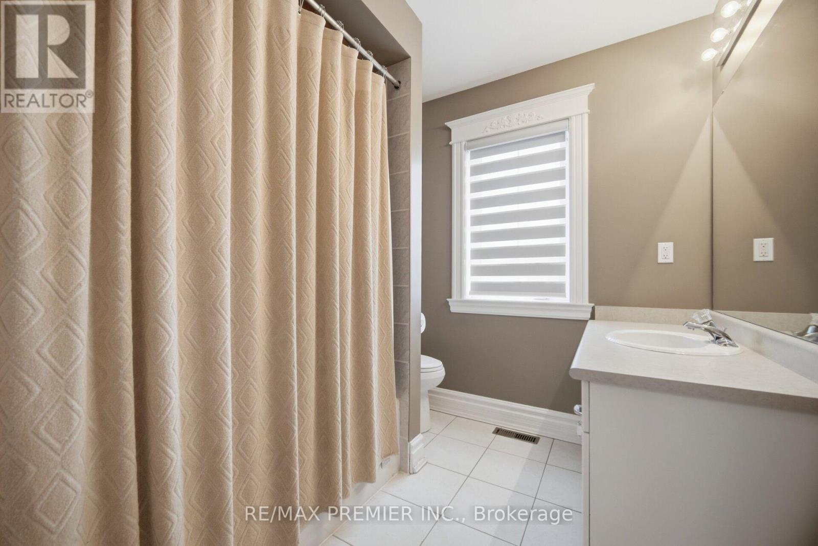140 Ferdinand Avenue, Vaughan, Ontario  L6A 3H4 - Photo 27 - N12964966