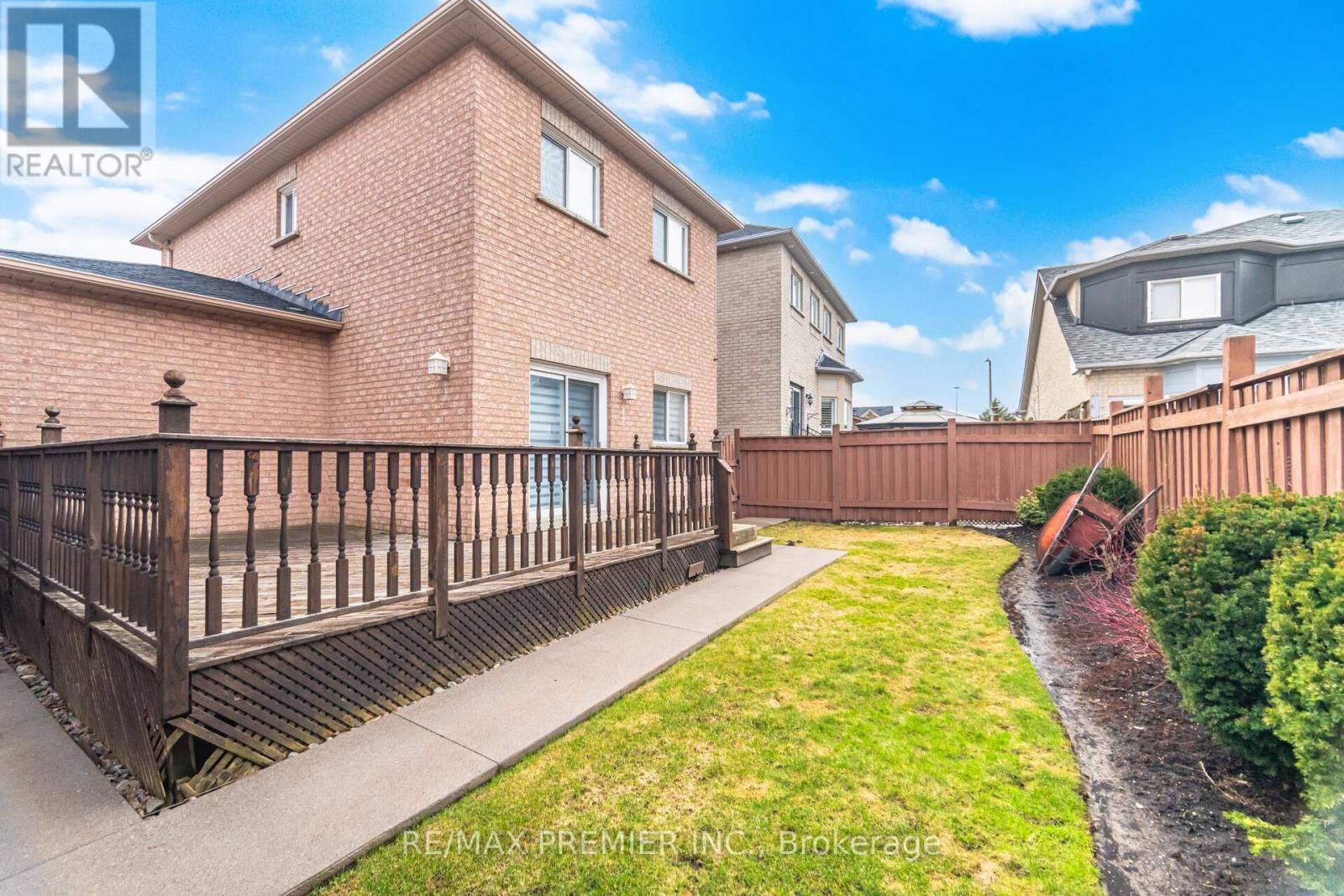 140 Ferdinand Avenue, Vaughan, Ontario  L6A 3H4 - Photo 36 - N12964966