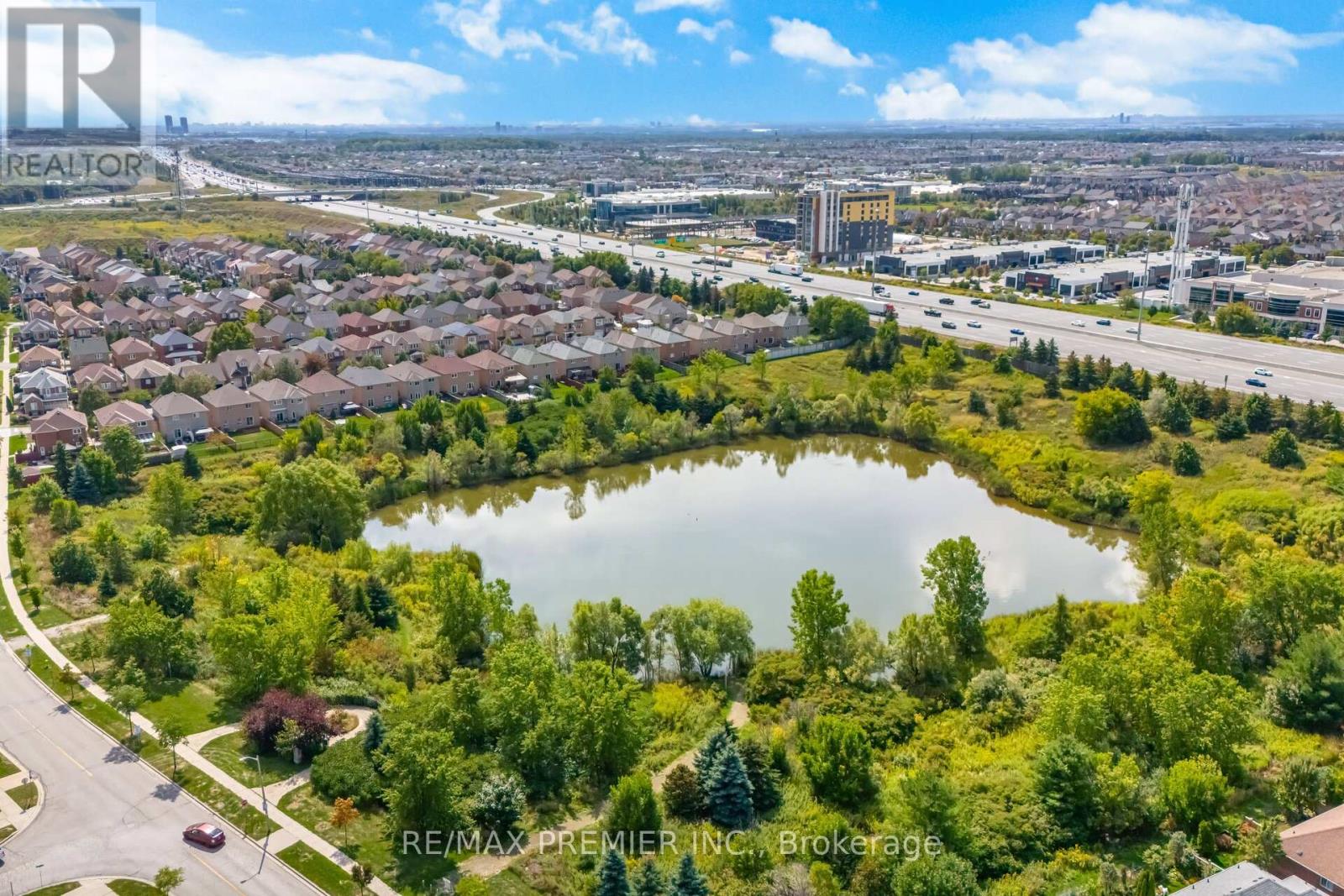 140 Ferdinand Avenue, Vaughan, Ontario  L6A 3H4 - Photo 39 - N12964966