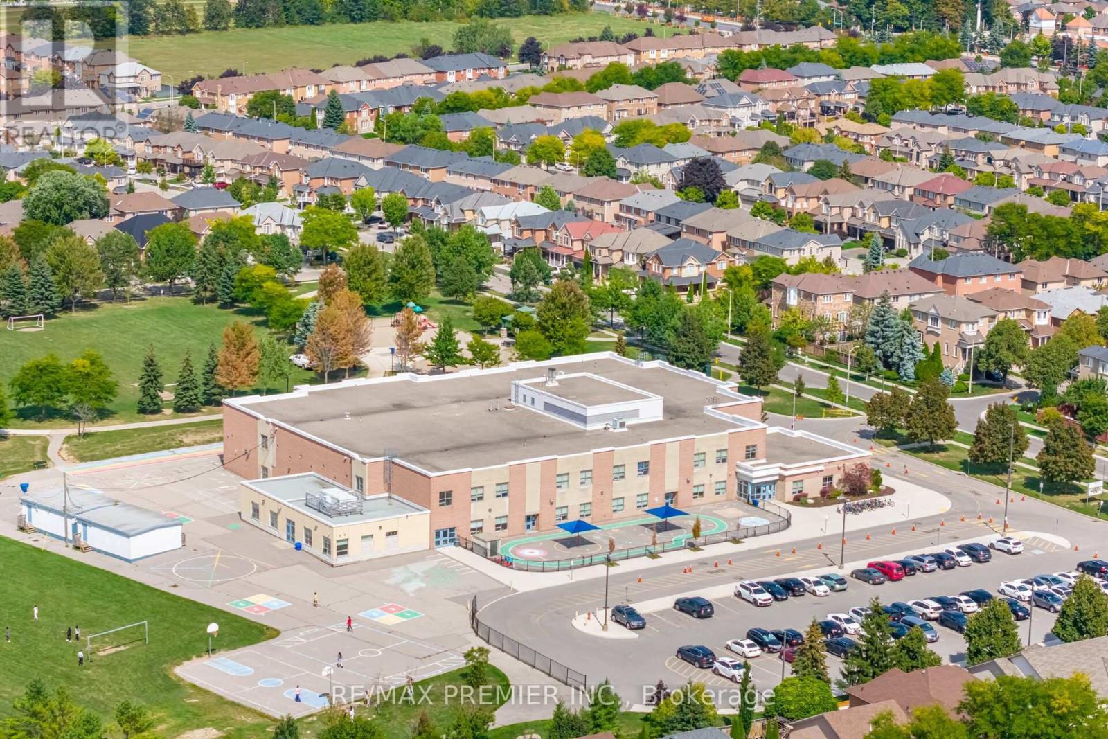 140 Ferdinand Avenue, Vaughan, Ontario  L6A 3H4 - Photo 42 - N12964966