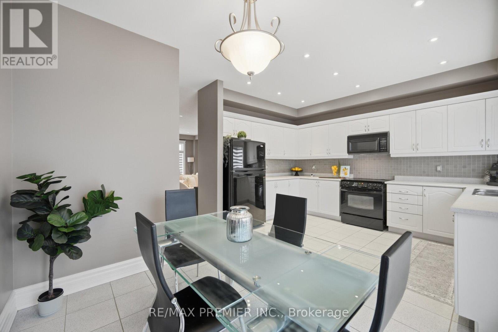 140 Ferdinand Avenue, Vaughan, Ontario  L6A 3H4 - Photo 9 - N12964966