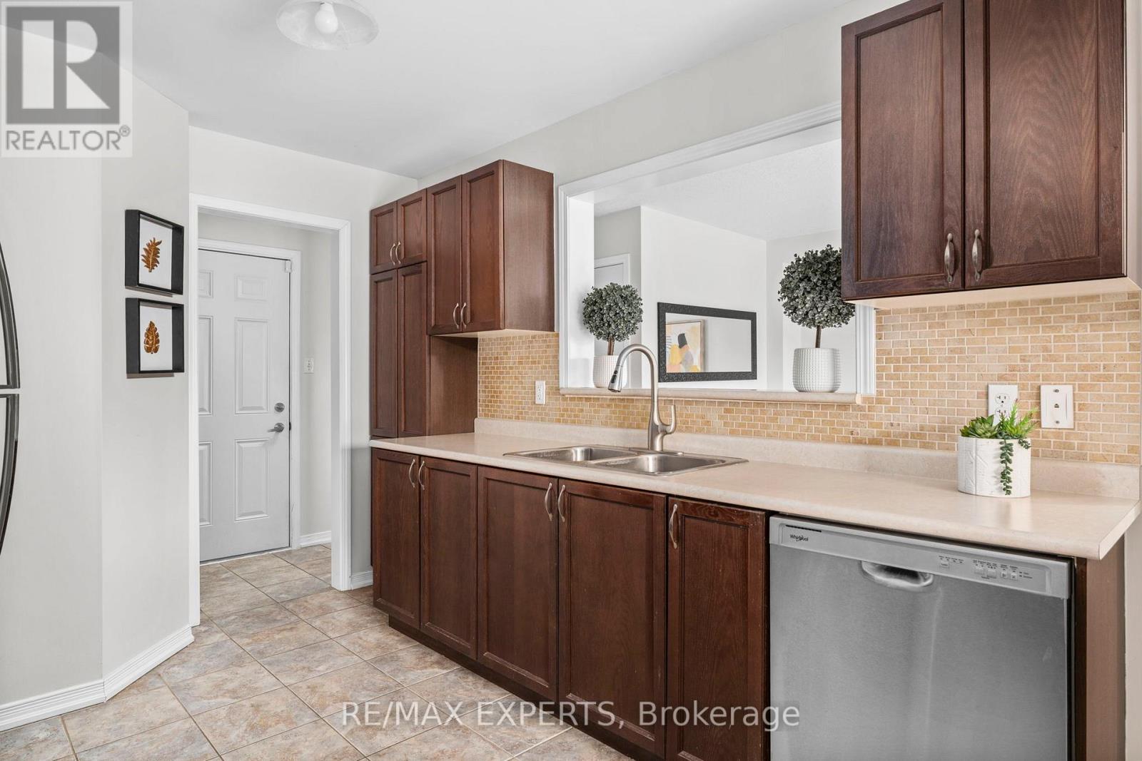 2174 Taggart Court, Innisfil, Ontario  L9S 0C4 - Photo 12 - N12964988