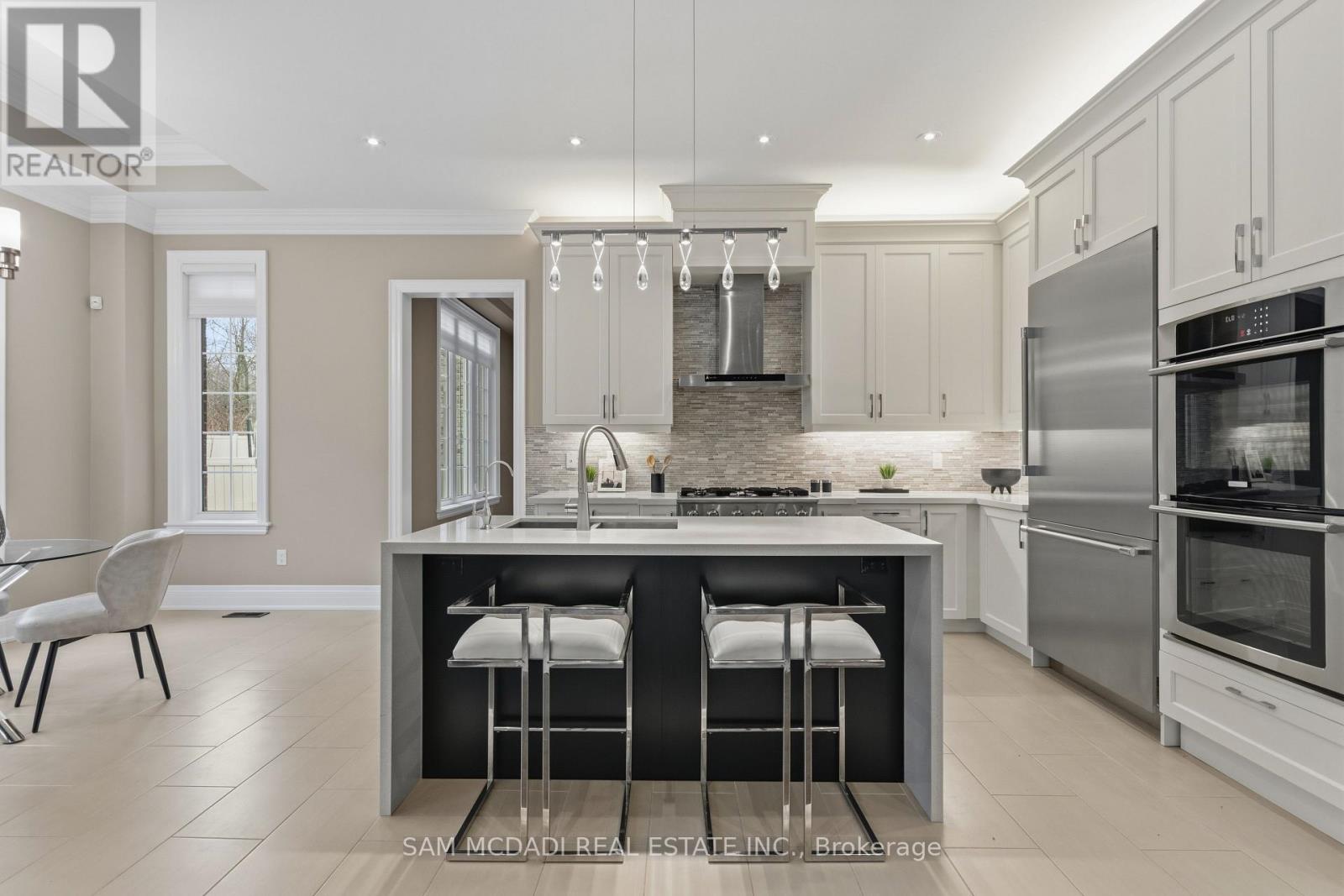 92 Heintzman Crescent, Vaughan, Ontario  L6A 4T1 - Photo 13 - N12964994