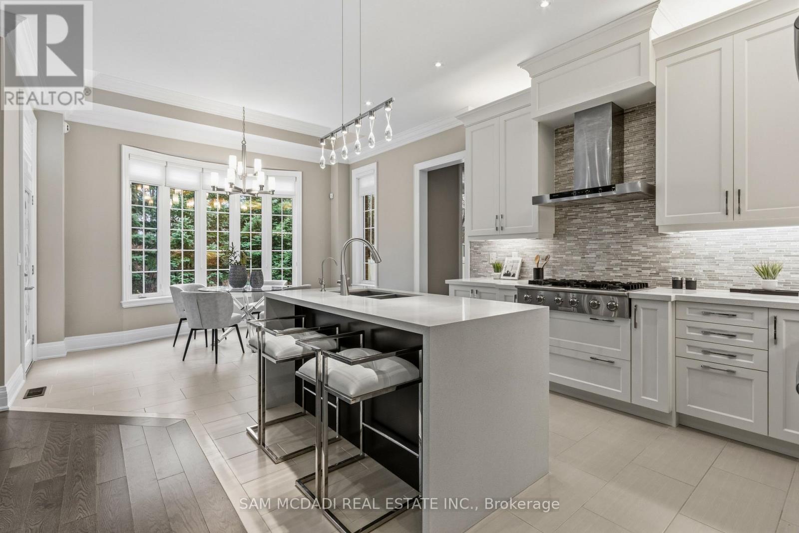 92 Heintzman Crescent, Vaughan, Ontario  L6A 4T1 - Photo 14 - N12964994