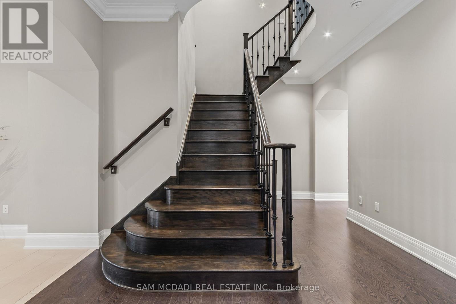 92 Heintzman Crescent, Vaughan, Ontario  L6A 4T1 - Photo 21 - N12964994