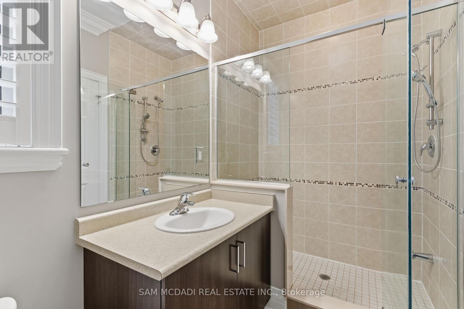 92 Heintzman Crescent, Vaughan, Ontario  L6A 4T1 - Photo 40 - N12964994