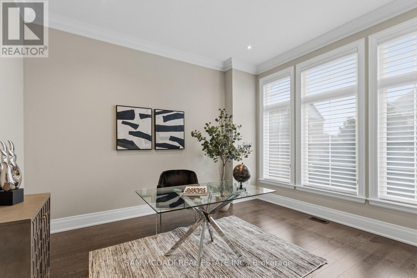 92 Heintzman Crescent, Vaughan, Ontario  L6A 4T1 - Photo 5 - N12964994