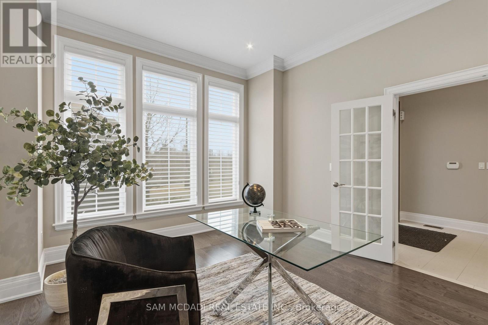 92 Heintzman Crescent, Vaughan, Ontario  L6A 4T1 - Photo 6 - N12964994