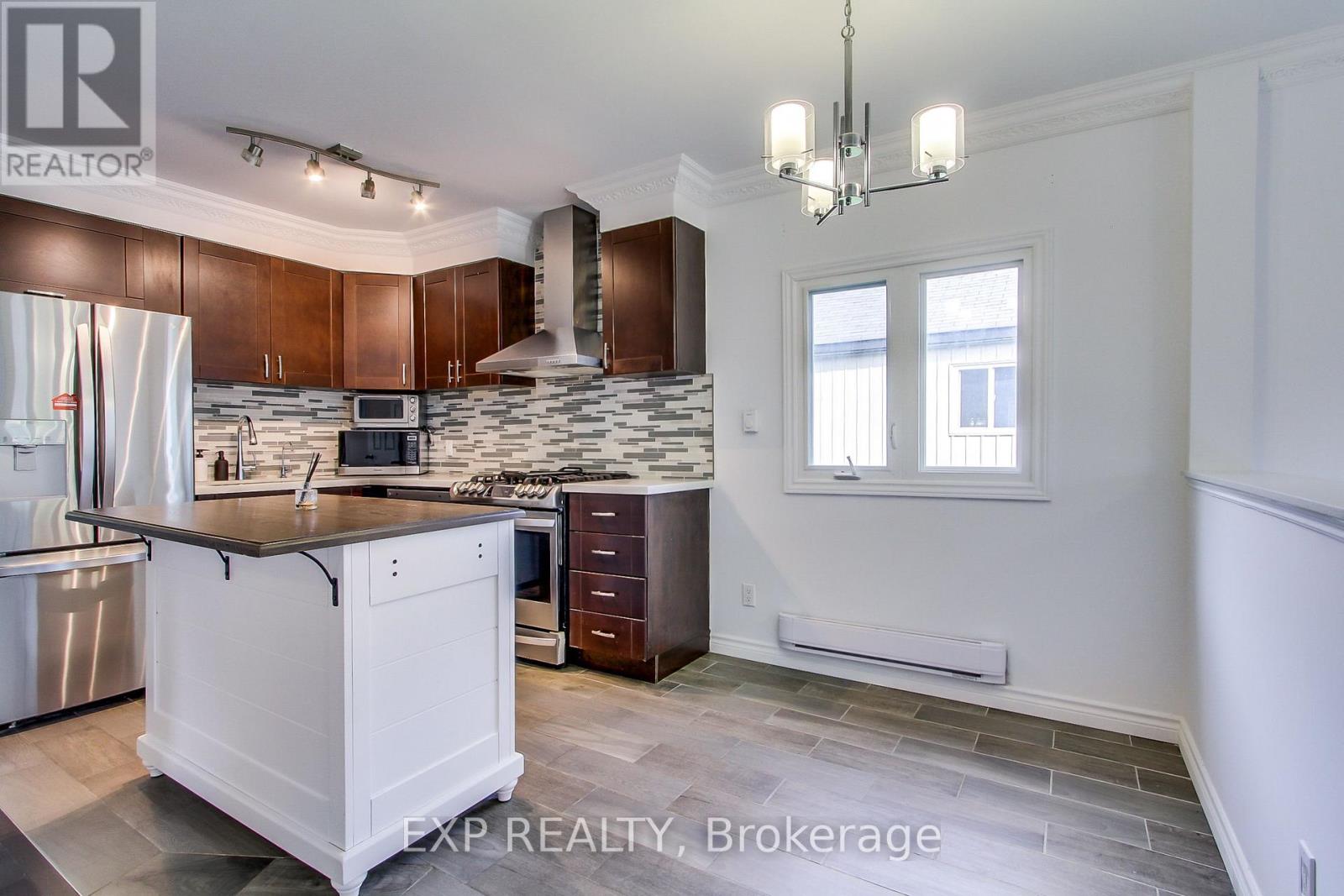 210 Bayview Avenue, Georgina, Ontario  L4P 2T2 - Photo 15 - N12965004