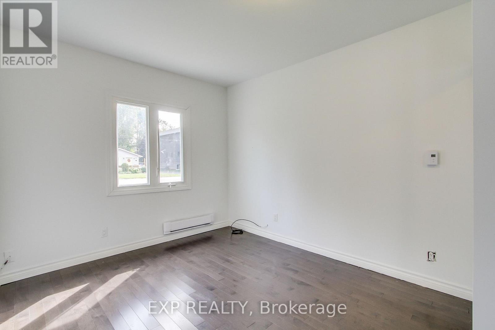 210 Bayview Avenue, Georgina, Ontario  L4P 2T2 - Photo 22 - N12965004