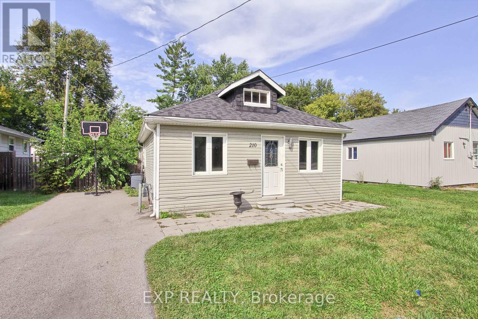 210 Bayview Avenue, Georgina, Ontario  L4P 2T2 - Photo 4 - N12965004