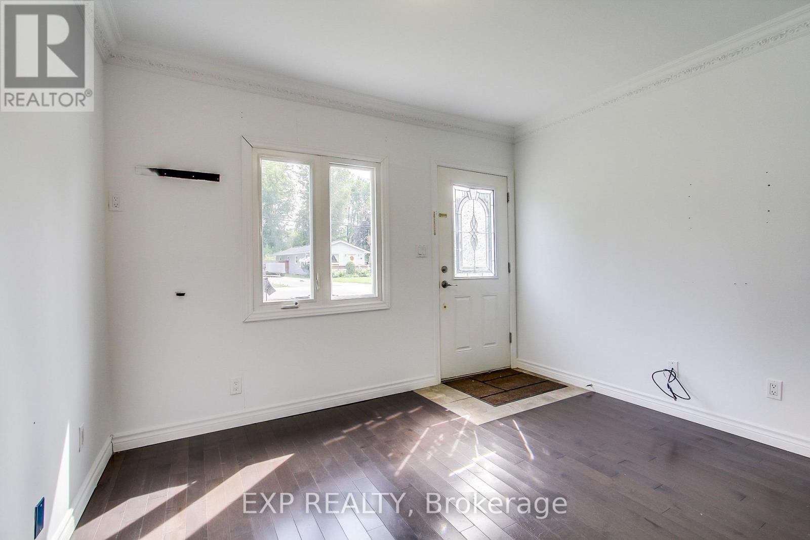 210 Bayview Avenue, Georgina, Ontario  L4P 2T2 - Photo 8 - N12965004