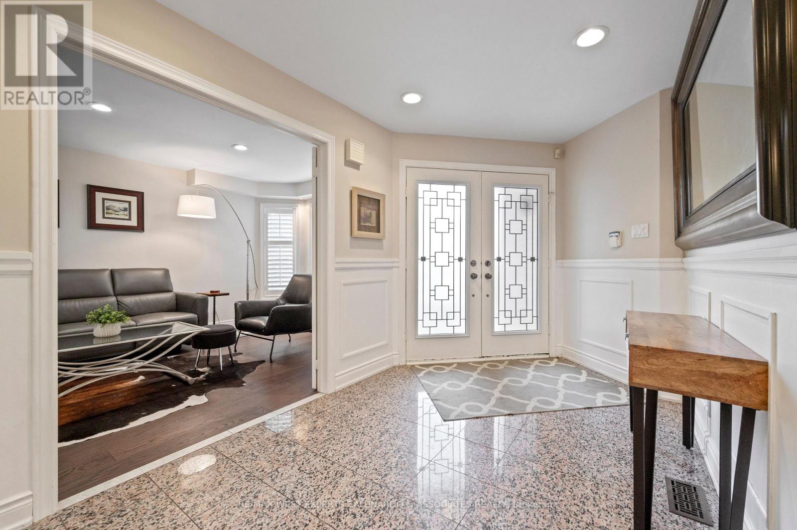 1 Lanterna Crescent, Vaughan, Ontario  L4H 1C1 - Photo 4 - N12965052