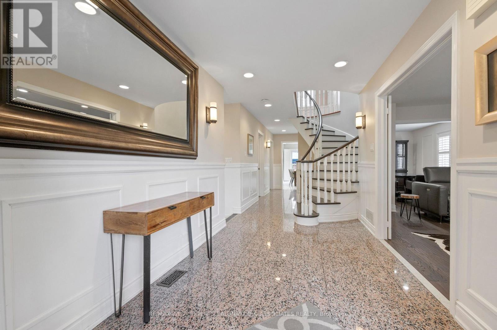 1 Lanterna Crescent, Vaughan, Ontario  L4H 1C1 - Photo 5 - N12965052