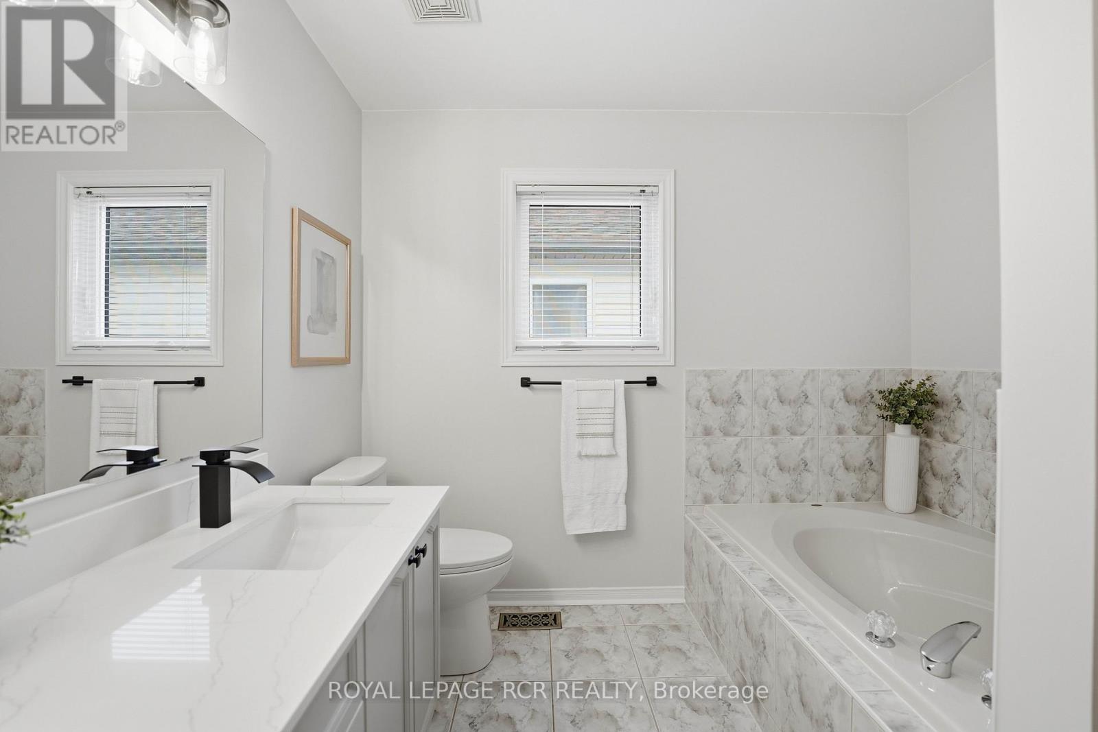 437 Heddle Crescent, Newmarket, Ontario  L3X 2J2 - Photo 21 - N12965092