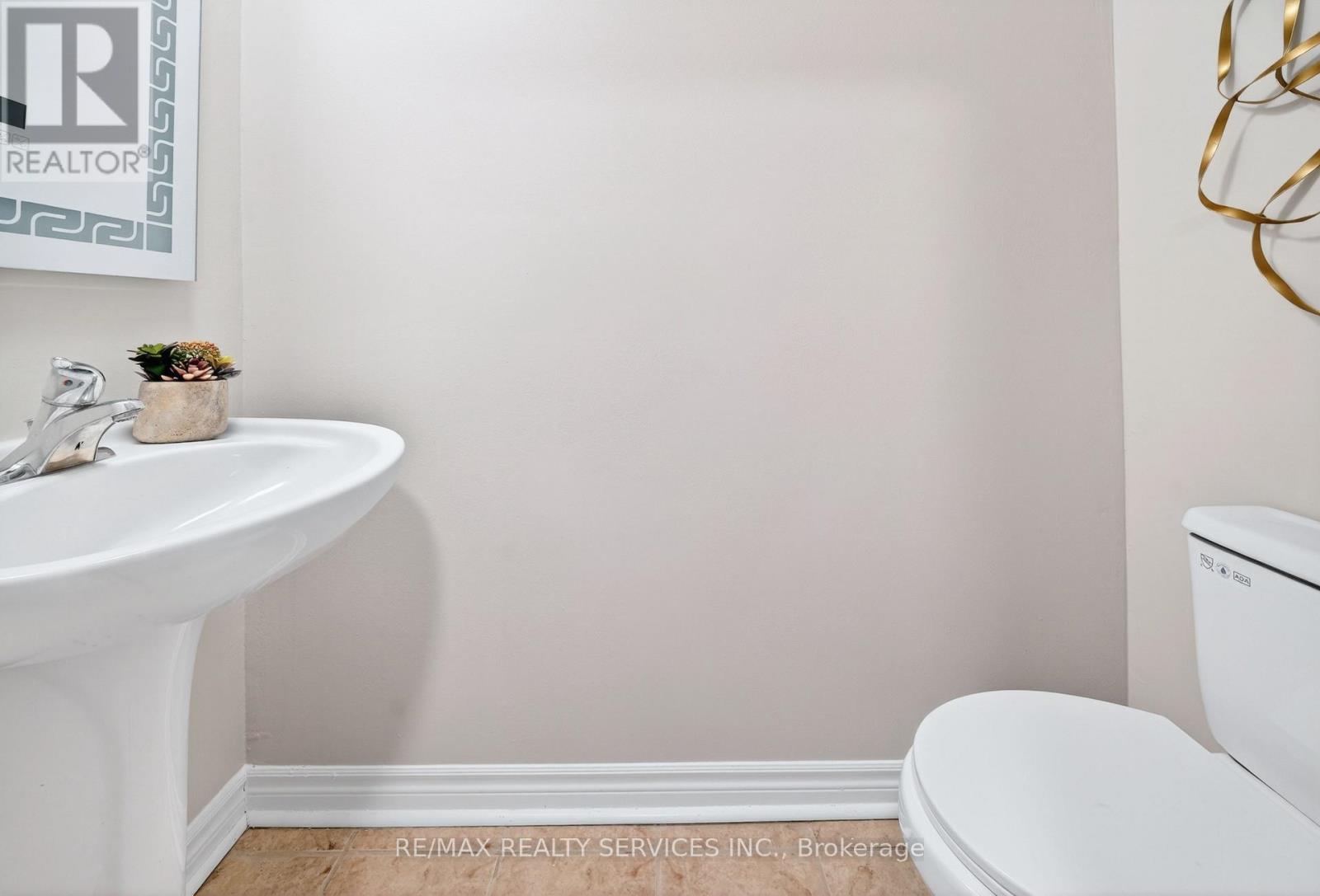 179 Milestone Crescent, Aurora, Ontario  L4G 3M2 - Photo 8 - N12965126