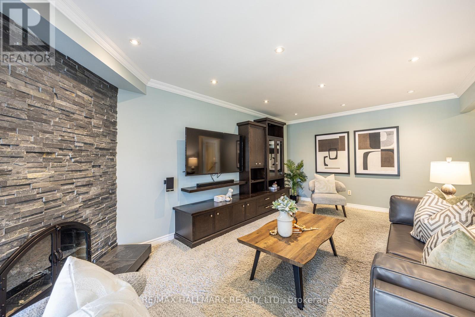 85 Colvin Crescent, Vaughan, Ontario  L4J 2N7 - Photo 3 - N12965166