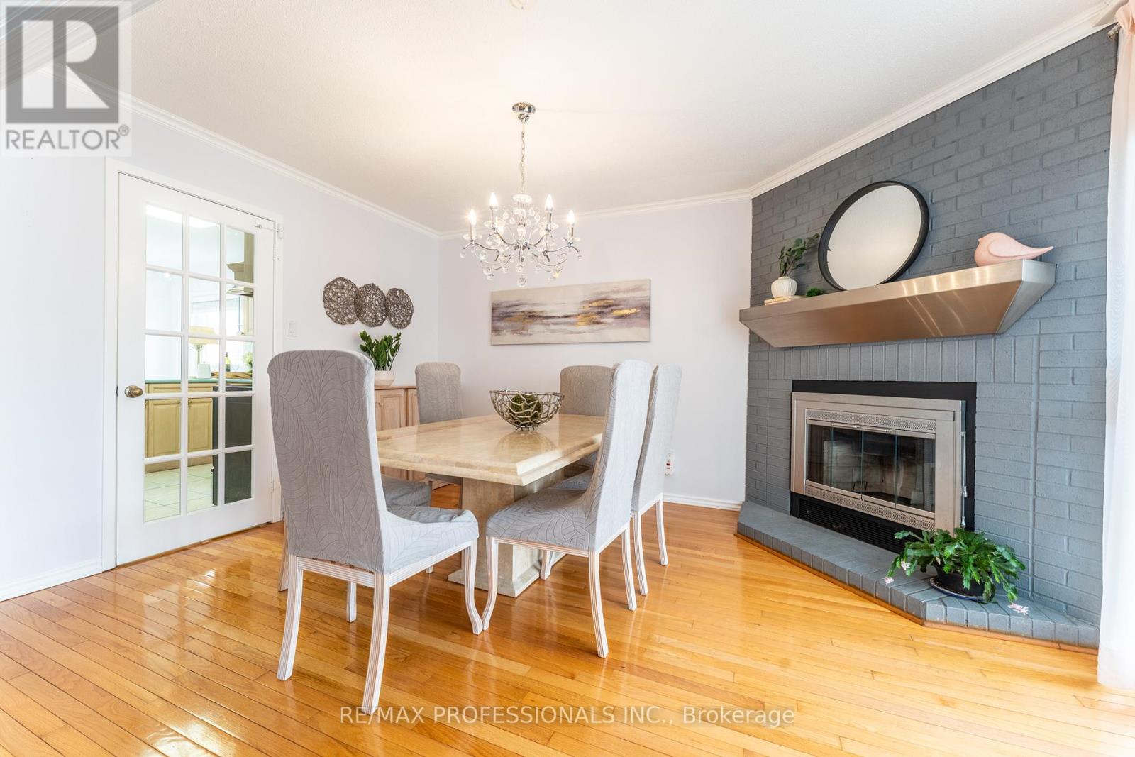 52 Lavron Court, Markham, Ontario  L3S 2P1 - Photo 11 - N12965204