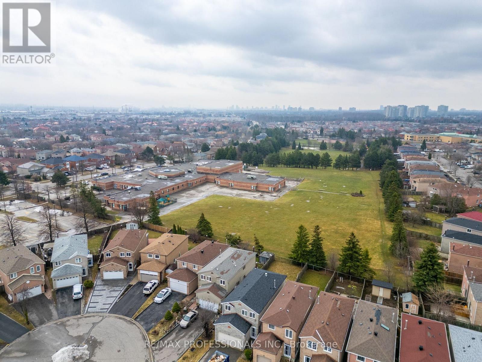 52 Lavron Court, Markham, Ontario  L3S 2P1 - Photo 46 - N12965204