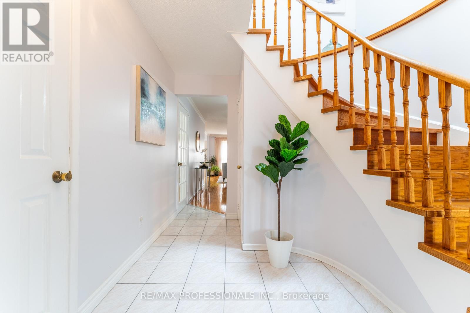 52 Lavron Court, Markham, Ontario  L3S 2P1 - Photo 5 - N12965204