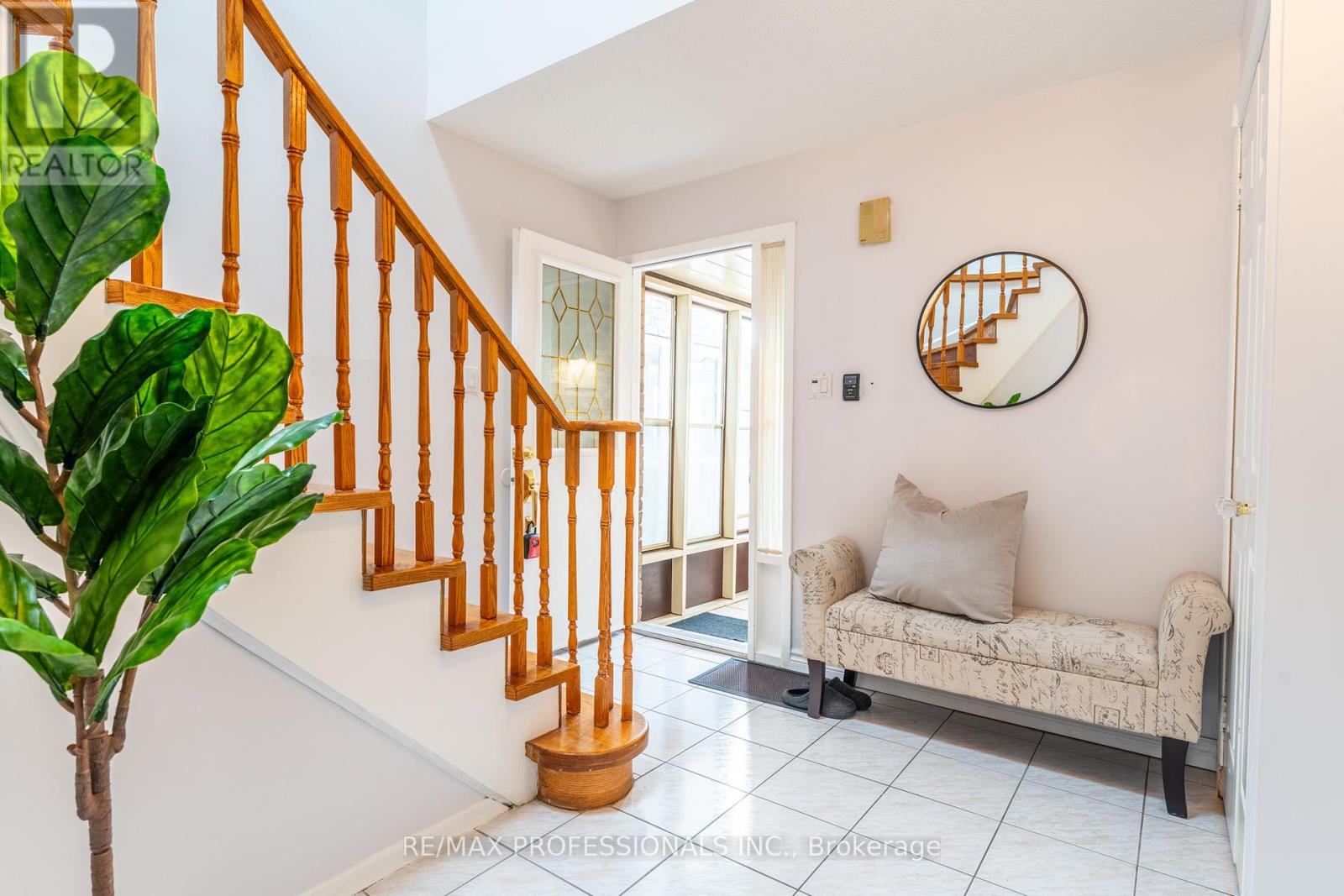 52 Lavron Court, Markham, Ontario  L3S 2P1 - Photo 6 - N12965204