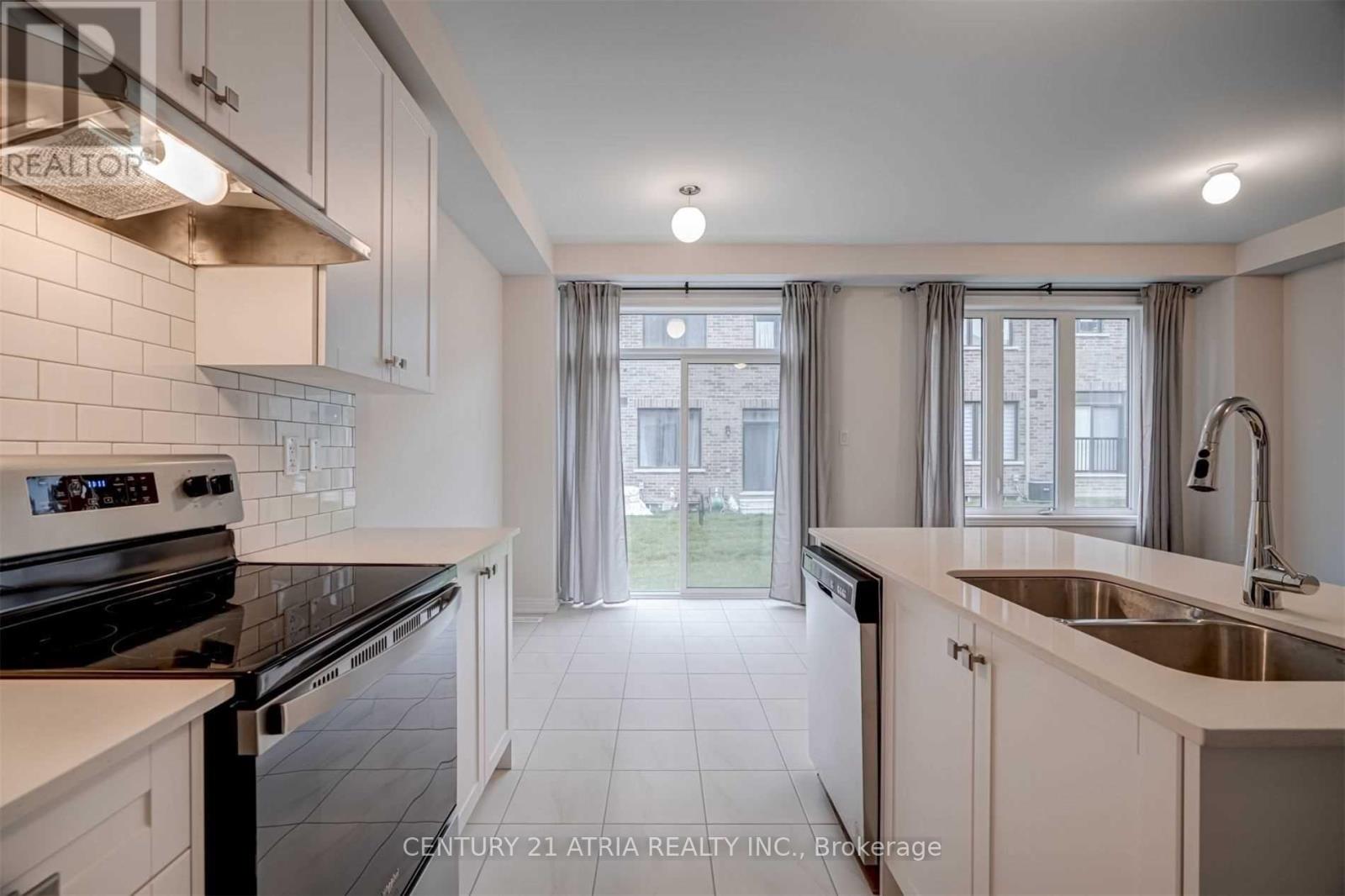 22 Hewison Avenue, Richmond Hill, Ontario  L4S 0J1 - Photo 15 - N12965284