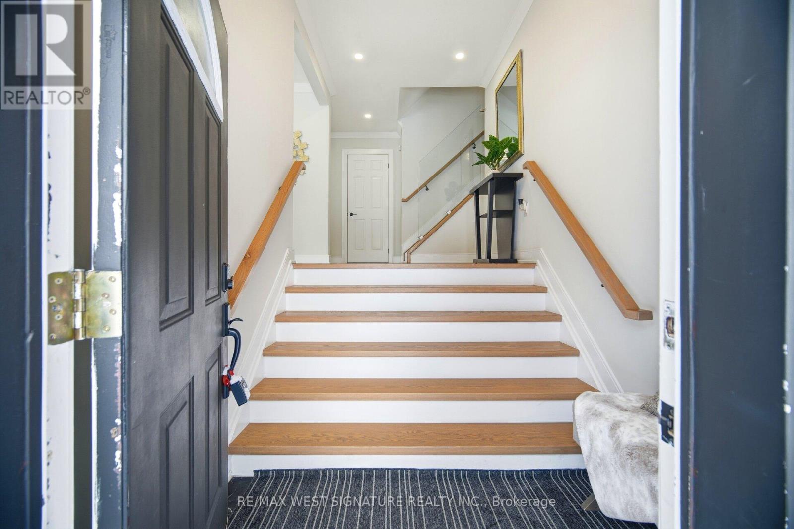 6530 Lloydtown Aurora Road, King (Schomberg), Ontario  L0G 1T0 - Photo 3 - N12965412