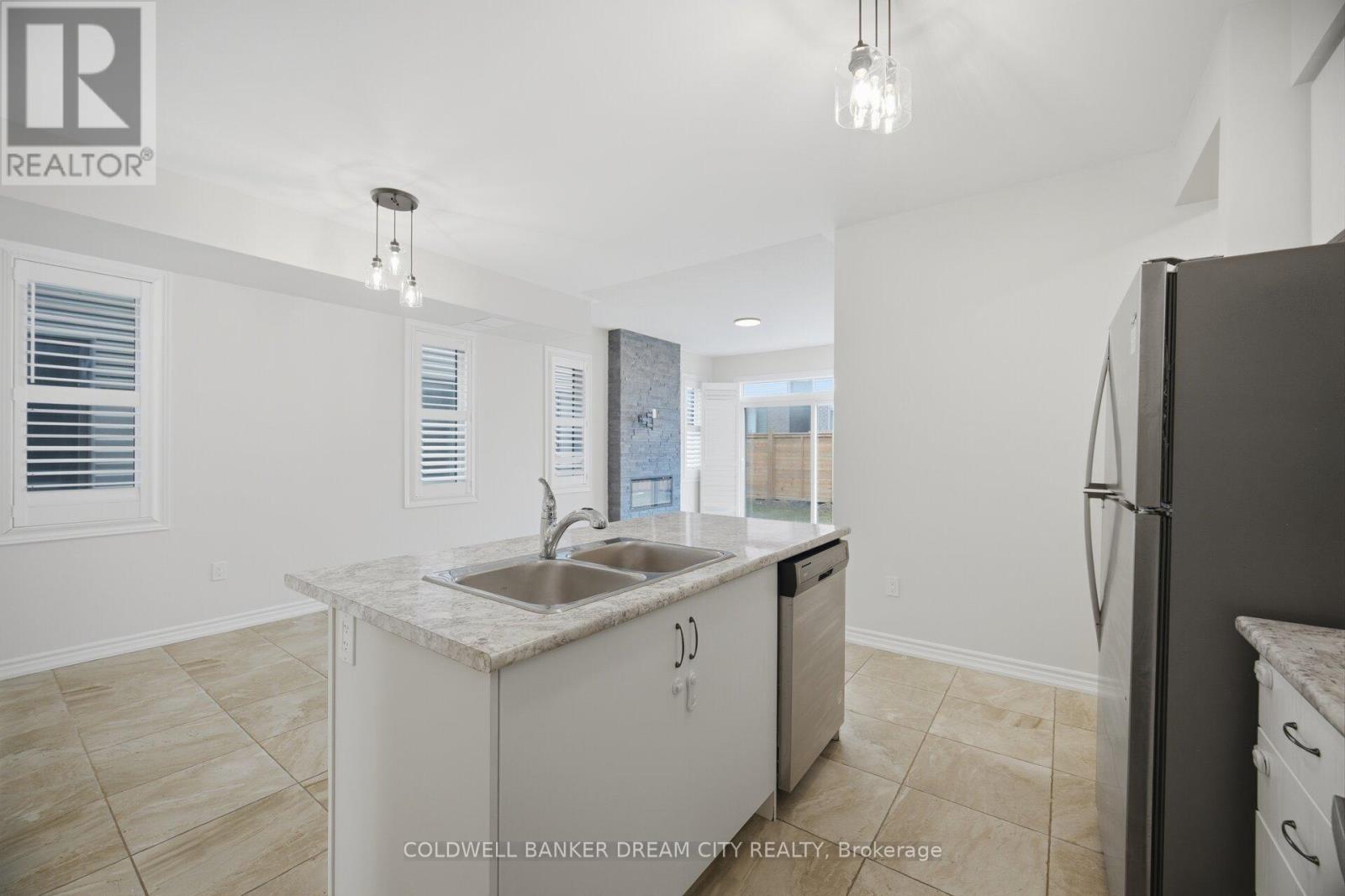 33 Bannister Road, Barrie, Ontario  L9J 0L5 - Photo 10 - S12964976