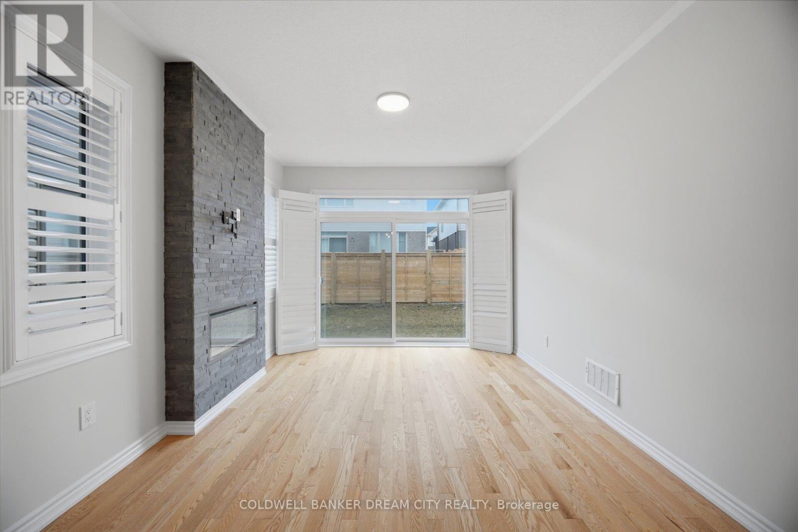 33 Bannister Road, Barrie, Ontario  L9J 0L5 - Photo 12 - S12964976