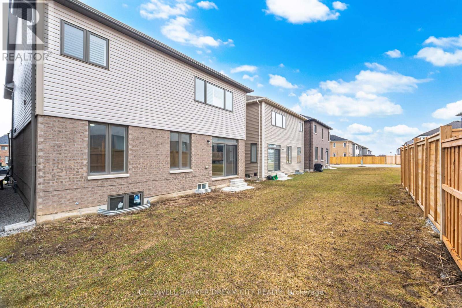 33 Bannister Road, Barrie, Ontario  L9J 0L5 - Photo 28 - S12964976