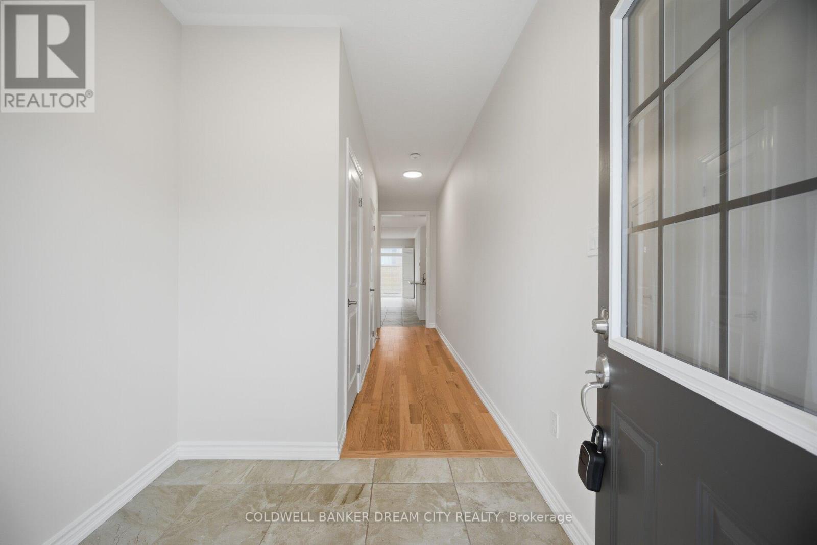 33 Bannister Road, Barrie, Ontario  L9J 0L5 - Photo 5 - S12964976