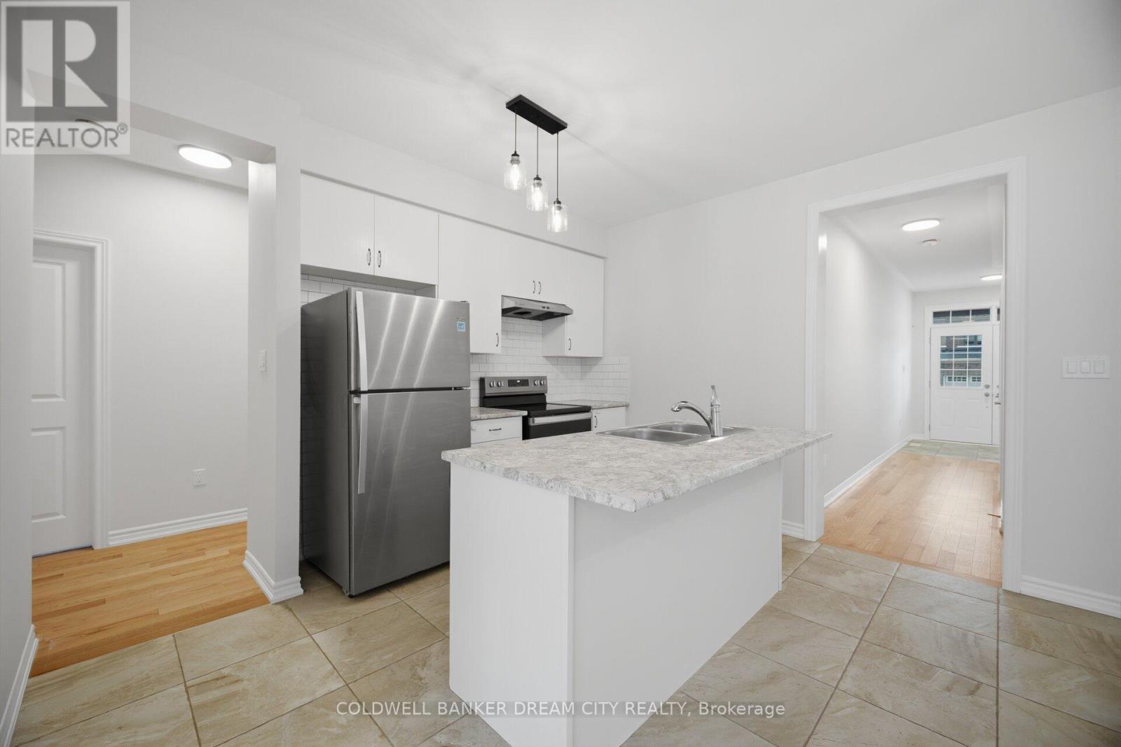 33 Bannister Road, Barrie, Ontario  L9J 0L5 - Photo 6 - S12964976