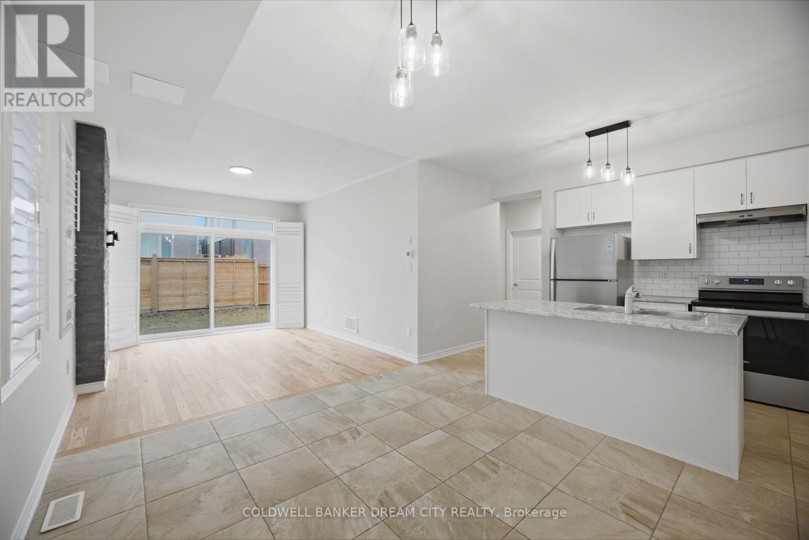 33 Bannister Road, Barrie, Ontario  L9J 0L5 - Photo 8 - S12964976