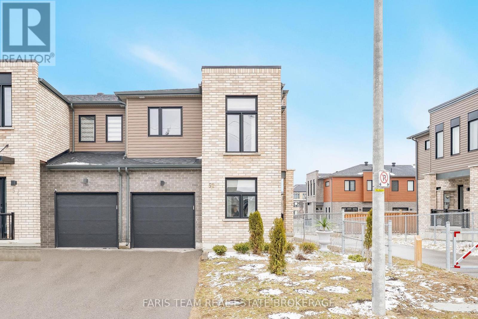 52 FAIRLANE AVENUE, Barrie, Ontario