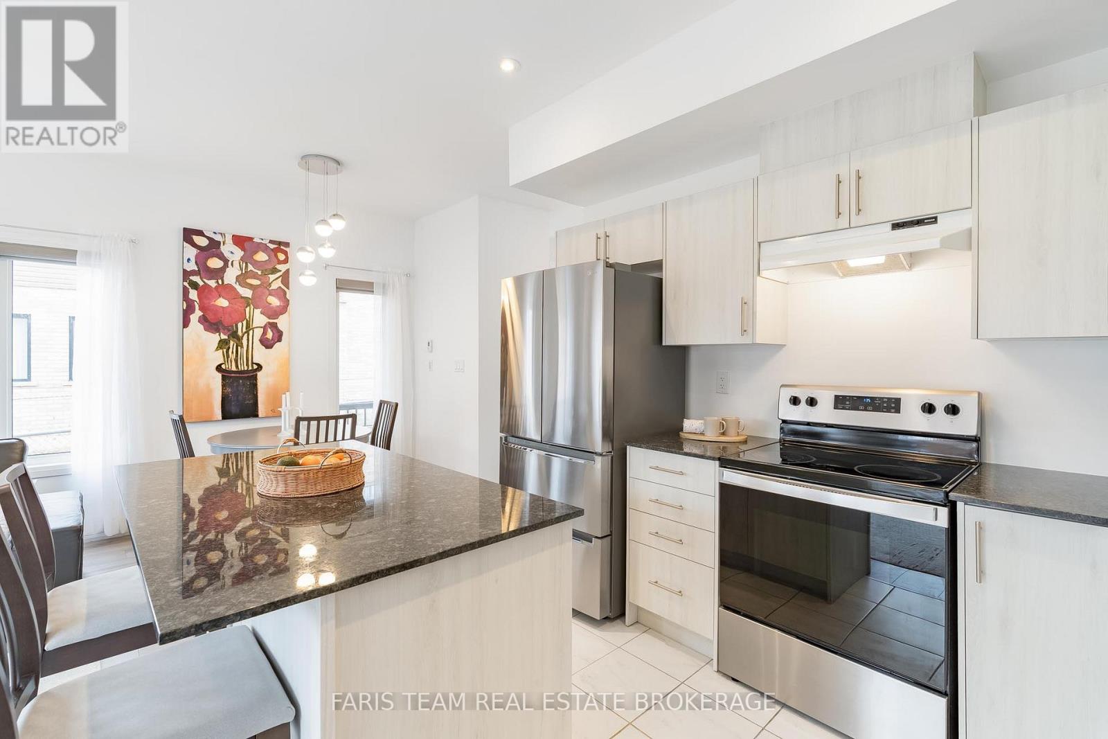 52 Fairlane Avenue, Barrie (Painswick South), Ontario  L9J 0M9 - Photo 11 - S12965040