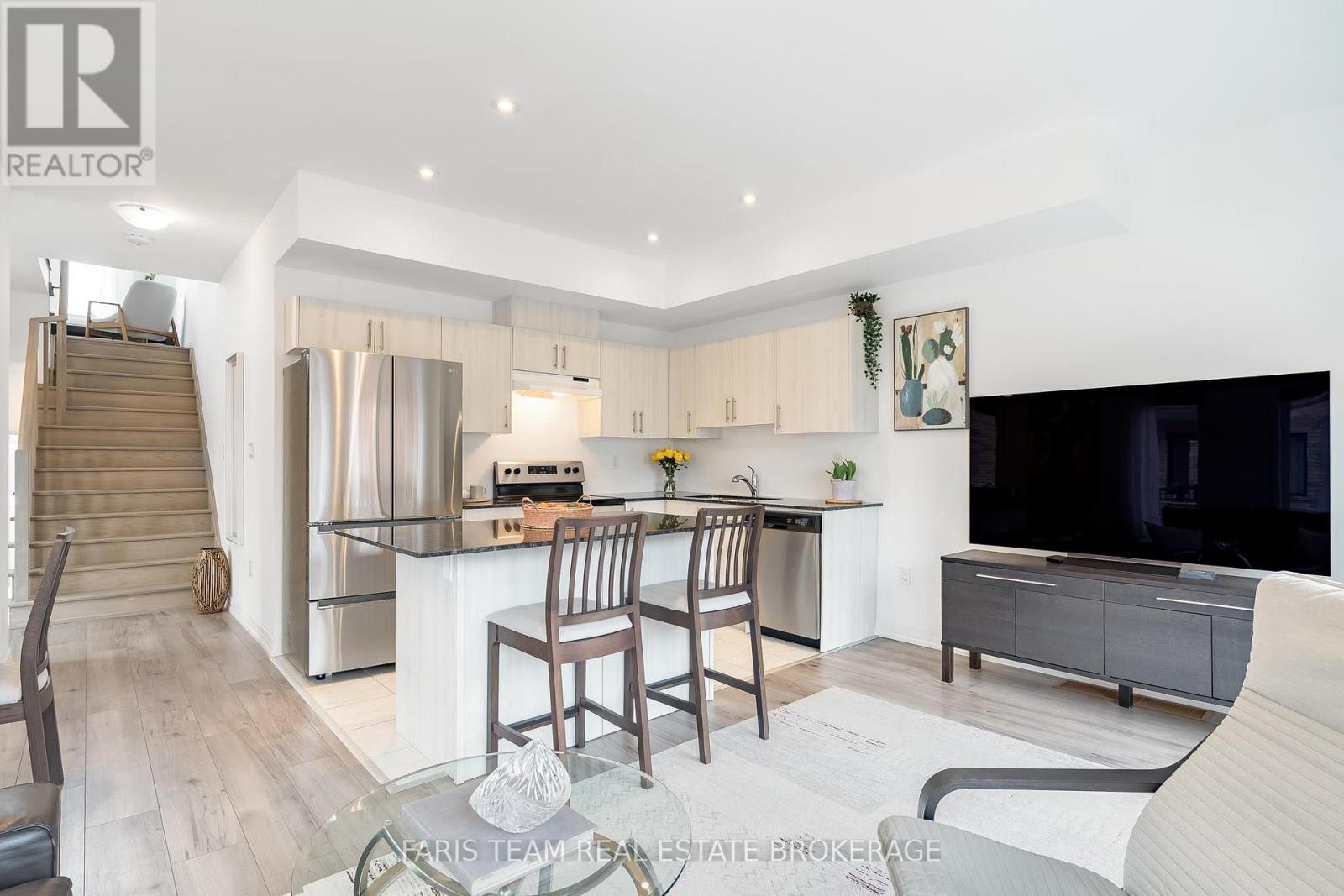 52 Fairlane Avenue, Barrie (Painswick South), Ontario  L9J 0M9 - Photo 18 - S12965040