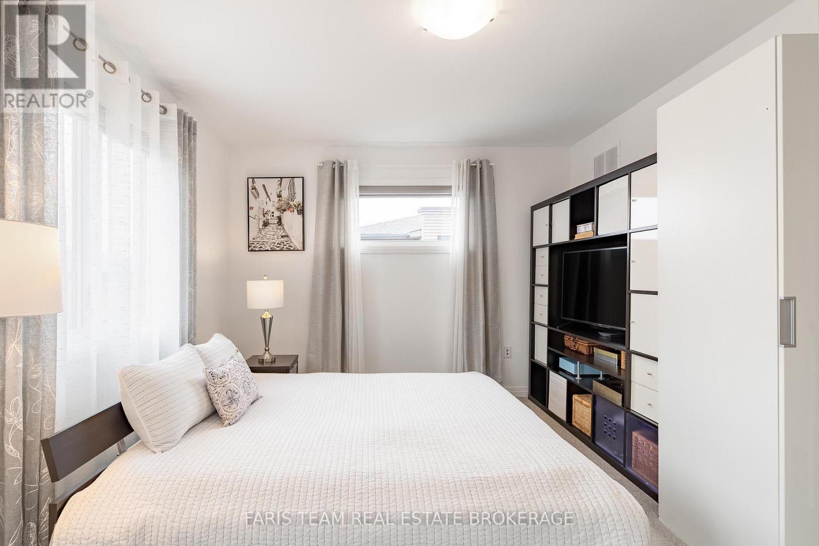 52 Fairlane Avenue, Barrie (Painswick South), Ontario  L9J 0M9 - Photo 22 - S12965040