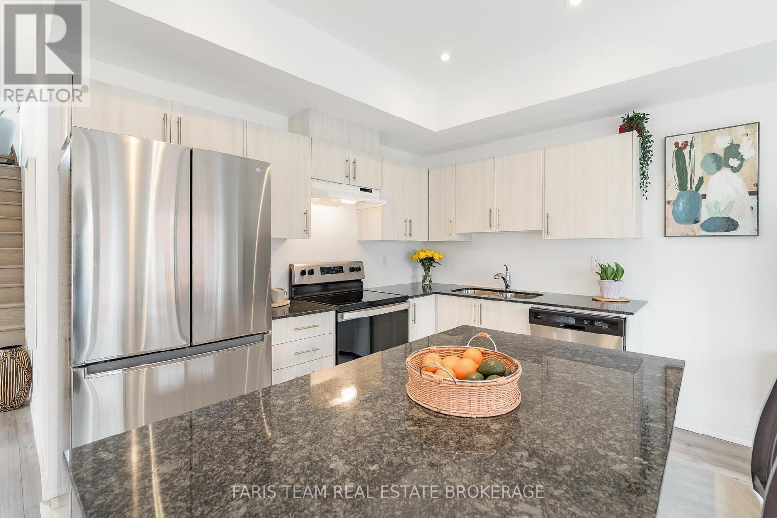 52 Fairlane Avenue, Barrie (Painswick South), Ontario  L9J 0M9 - Photo 7 - S12965040