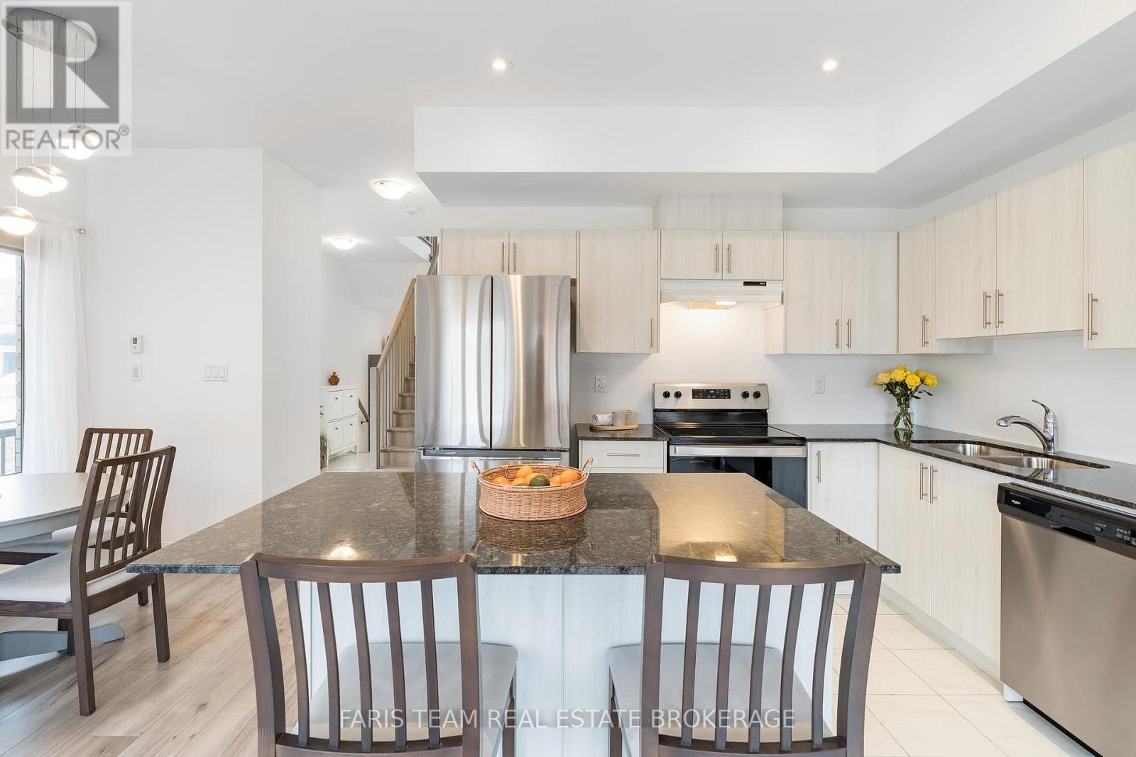 52 Fairlane Avenue, Barrie (Painswick South), Ontario  L9J 0M9 - Photo 8 - S12965040