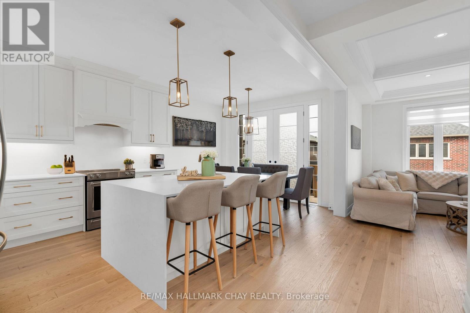 4 Periwinkle Road, Springwater, Ontario  L9X 2E2 - Photo 3 - S12965336