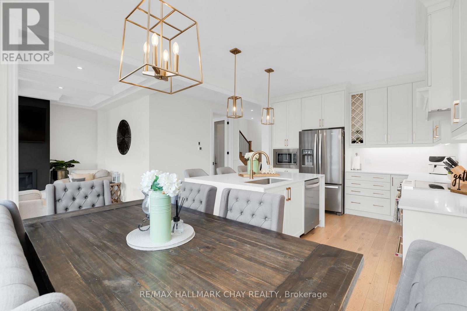 4 Periwinkle Road, Springwater, Ontario  L9X 2E2 - Photo 6 - S12965336