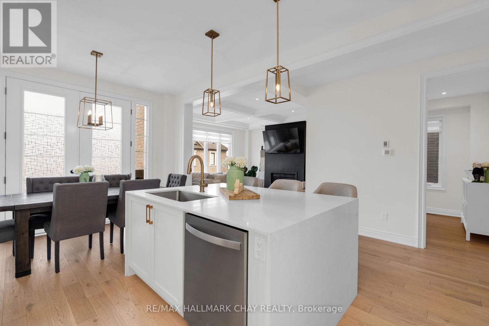 4 Periwinkle Road, Springwater, Ontario  L9X 2E2 - Photo 9 - S12965336