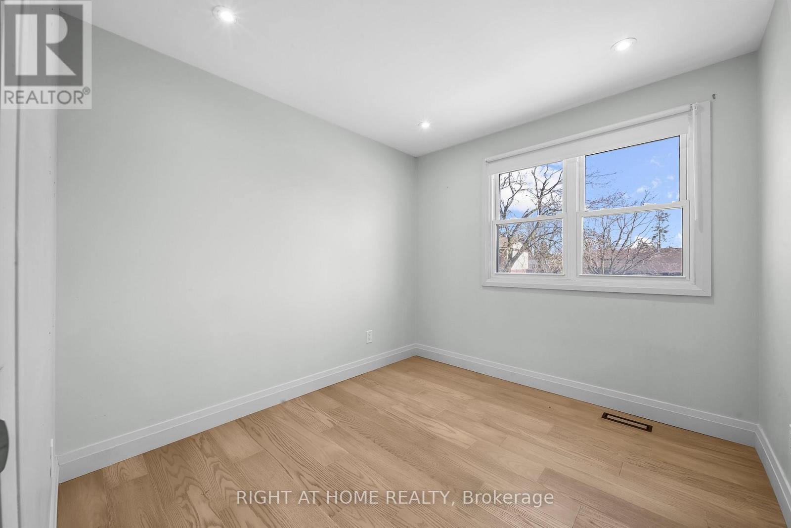 60 Heather Street, Barrie (Sunnidale), Ontario  L4N 4N1 - Photo 15 - S12965418