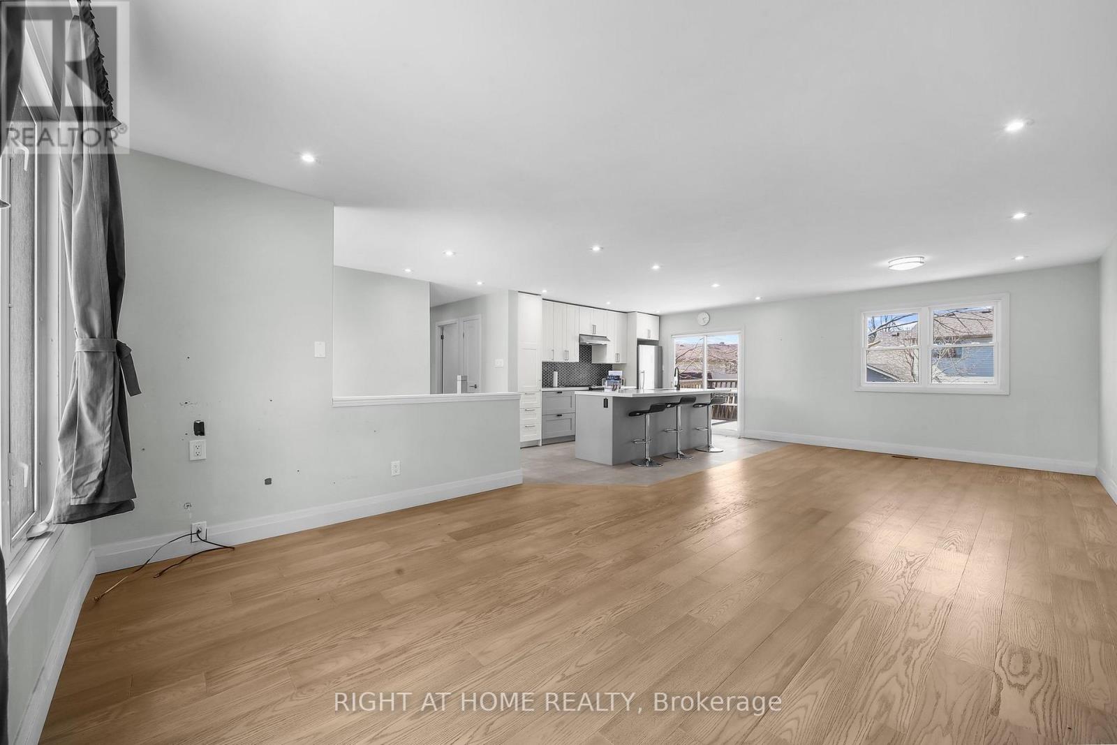 60 Heather Street, Barrie (Sunnidale), Ontario  L4N 4N1 - Photo 5 - S12965418